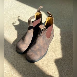 Blundstone rustic brown round toe